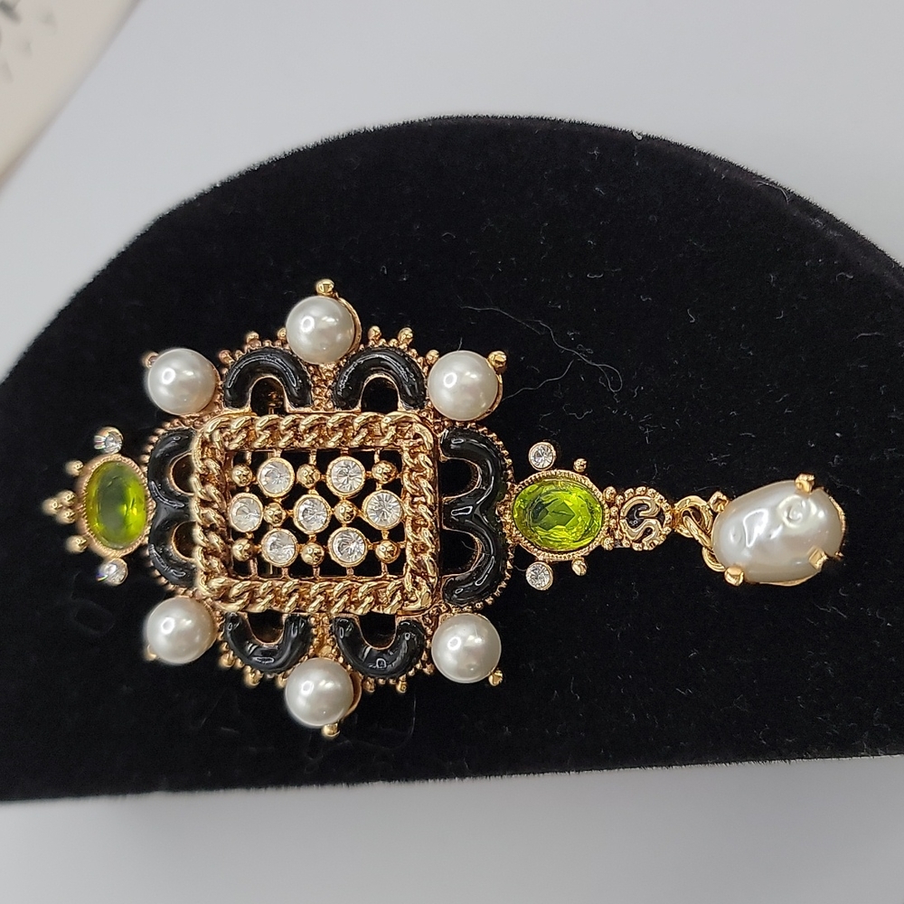 ST JOHN PENDANT/BROOCH